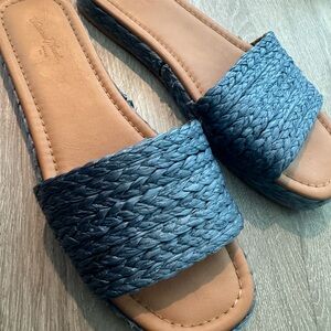 Universal Thread Denim Blue Woven Sandals